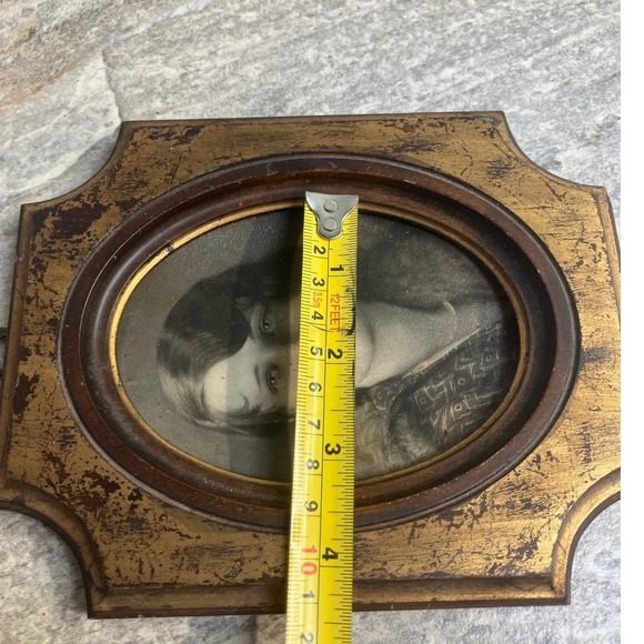 Antique Oval Portrait Frame Ornate Gold Wood Vintage Woman Photo Display - Picture 5 of 6
